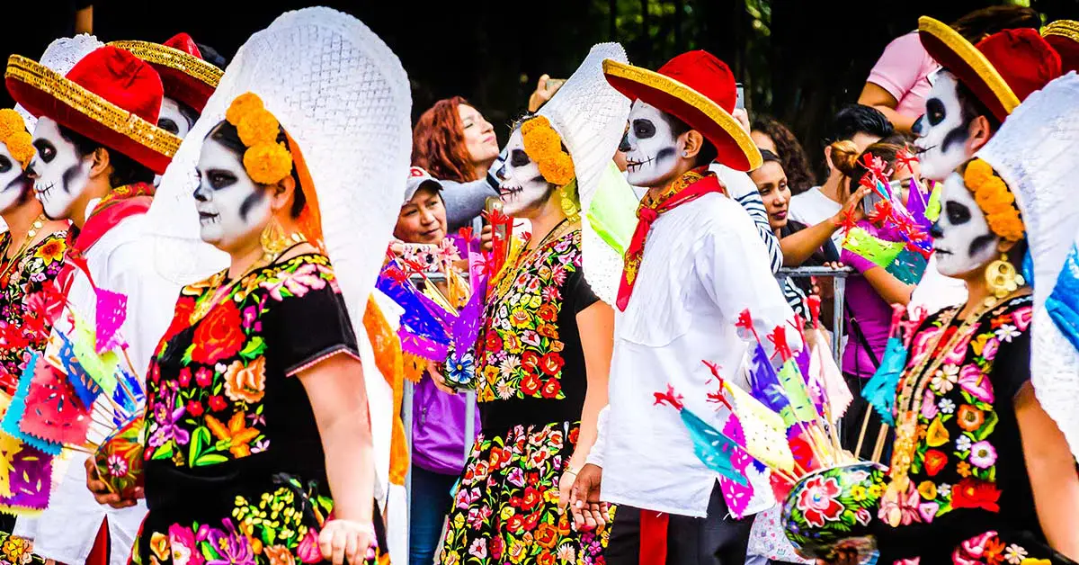 Dia de los Muertos Parade copyright Marketa Novakova Dreamstime 1200×628 1